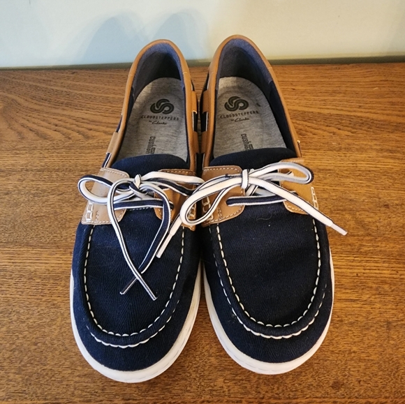 Clark's Cloudsteppers Boat Shoes - Picture 2 of 7